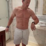 Mark Wahlberg Instagram - MERRY CHRISTMAS 🙏 @hallowapp 🙏❤️🙏 #HallowPartner