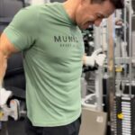 Mark Wahlberg Instagram - Let’s go 🔥🔥 This year is almost over. Time to get it in 🔥 @municipal @performinspired 📈🔥 #MunicipalPartner #PIPartner