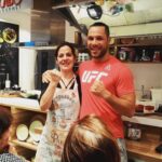 Markus Perez Instagram - Hoje é o dia especial da minha criadora, a maior mãe de todas, a mulher responsável pela minha criação, que me ensinou, que me deu de comer, que me motivou nos momentos difíceis e que celebrou comigo nas minhas vitórias como se fossem dela mesma… EU TE AMO MÃE!!! #felizdiadasmaes São Paulo - SP