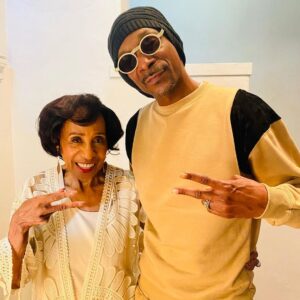 Marla Gibbs Instagram - My buddies Lil Rel and Snoop had me do an appearance in their film Bromates! Congrats on the good news it’s being release this Oct 2022 in over 100 theaters!! #bromates #marlagibbs #lilrelhowery #snoopdoggydogg #joshbrener 🎥🎞🍿❤️❤️