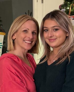 Marlee Matlin Instagram - A shout out to our baby daughter, Isabelle for her birthday TODAY! CANNOT BELIEVE how you are all of 20  years old. Time truly flew by, in the blink of an eye. We are so proud of you in everything you do ( even when you are tailgating at school 🤪 GO DUCKS )!! You continue to be one of the funniest, smartest, resilient and most beautiful human we know. We Love you so much!!! Happy birthday sweet baby girl, and now please go clean your room! 🎂🎂🤟🏼🤟🏼🩷🩷🩷🌟🌟 @isabelle.grandalski @kappakappagamma #birthdaygirl #kevin
