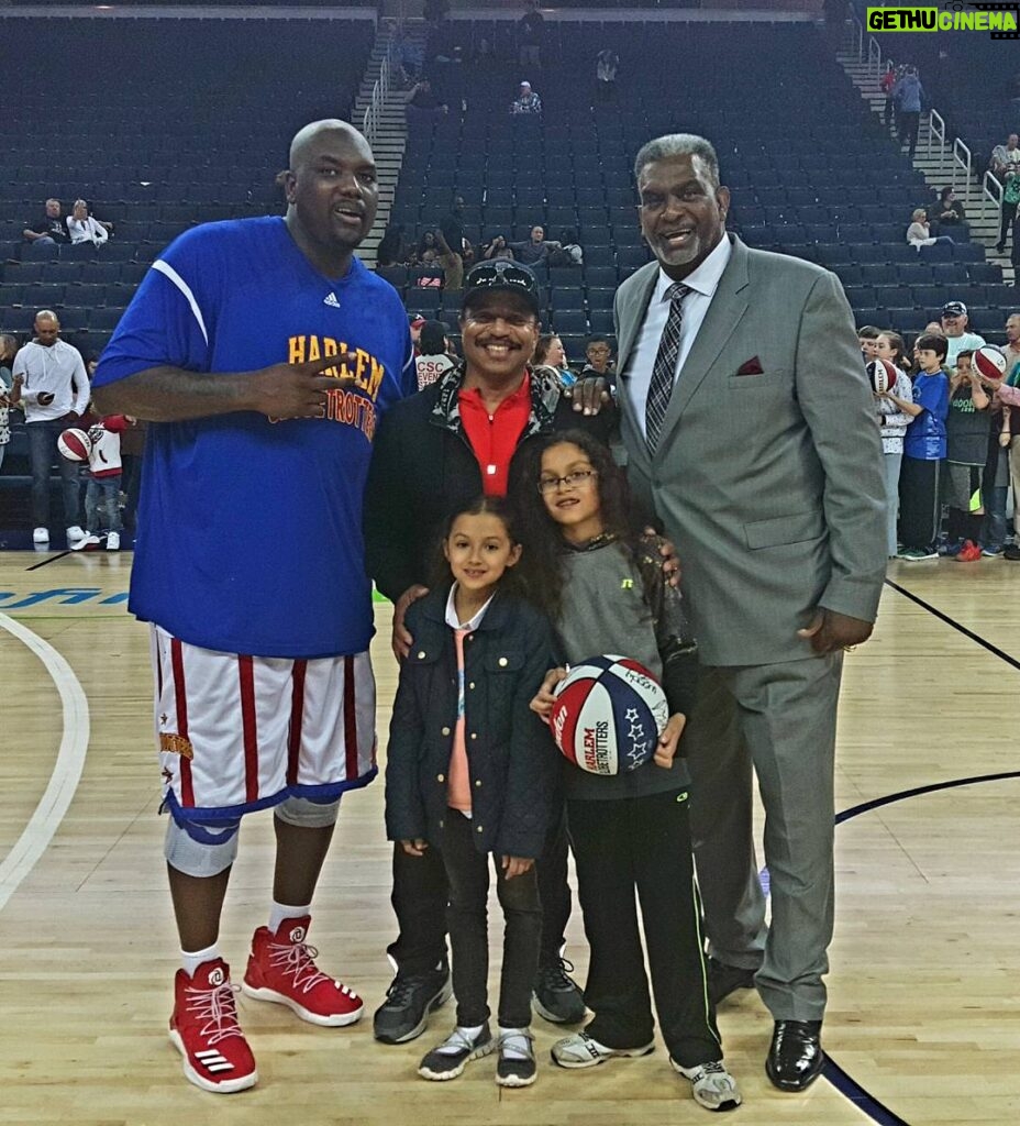 Marlon Jackson Instagram - Hanging out with Nate Big Easy and the team's manager of the Harlem Globetrotters, Lou Dunbar. We had a great time. #studypeace marlonjackson
