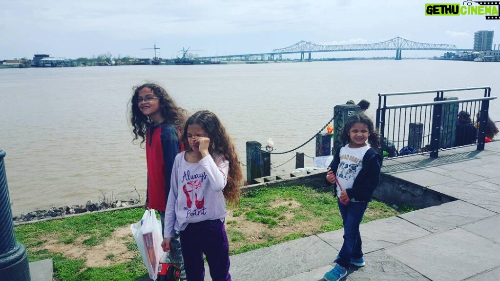 Marlon Jackson Instagram - Noah, Sophia and Savanna in New Orleans on my B-day #studypeace marlonjackson