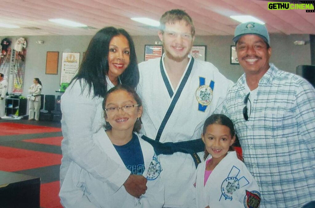Marlon Jackson Instagram - Noah & Sophia our grandkids getting there yellow belt with Carol, Drake one of the Taekwondo instructors. #studypeace marlonjackson