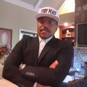 Marlon Jackson Instagram - Part of A short video Mrs.Aretha Franklin's family asked me to make in memory of her.Since I could not make her funeral. #REST IN HEAVEN we miss you 
#studypeace marlon jackson #bekind carol jackson