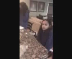 Marlon Jackson Instagram - Sophia love to sing around thr house Carol captured this little moment.
#studypeace marlon jackson #bekind carol jackson