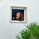 Marta Andrino Instagram - Vão ficar o resto do dia com esta música na cabeça 🤣 #meninaestásàjanela
