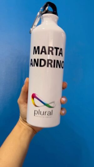 Marta Andrino Instagram - Só para vos dar conta de que vamos na segunda semana de 2024. Se quando olhamos para trás nos apercebemos que passaram rapidamente 12 meses, mas que na verdade são longas 52 semanas de vida, podemos agora chegar a cada 2f na tentativa de não ter pressa de chegar à seguinte. Olho agora para o meu 2023 e vejo muitas caminhadas, muita praia, muito mar, muita festa, muitas viagens de carro, muito Pilates, muitas gargalhadas, muitas sonecas, muitas fotografias, muitas experiências novas, muita Fatinha, muito teatro… eu sinto muita gratidão. Tudo o que ficou na lista do “pouco” está agora na lista de resoluções/desejos para 2024. Bora lá 💪🏼
A quem ainda não disse: BOM ANO! 
(O meu Best of 2023 vem tarde mas tive de férias das redes sociais 🥳)