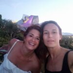 Marta Etura Instagram - Gracias @hotelmarquesderiscal y BASQUE TOUR por este maravilloso fin de semana 🌱 pasear entre viñedos, comer tan rico y conocer un poquito más la Rioja Alavesa ha sido un placer enorme! Gracias Idoia Ansa 💙 @veronicaronda Te quiero!!!