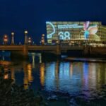 Marta Etura Instagram - Empieza el Festival de San Sebastián @sansebastianfes, uno de los mejores y más importantes festivales de cine del mundo. Gracias a José Luis Rebordinos y a todo el equipo que trabaja en él, por llevarlo a cabo en un año tan difícil y hacerlo con tanta rigurosidad, profesionalidad y sobre todo con tanto amor por el cine. GRACIAS! Viva el cine!! Viva la cultura!! Viva tod@s los que la hacen, la disfrutan, la cuidan y la aman!