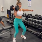 Mayra Bueno Silva Instagram - The best way to predict the future is to create it! We are working on it! Keep watching us! @mayra_sheetara ANDNEW!