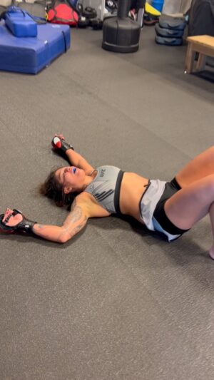 Mayra Bueno Silva Instagram - After sparring 🔥