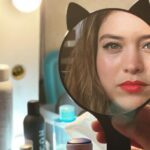 Mayra Hermosillo Instagram - El NORTE SOBRE EL VACÍO #bts Aquí conocí a mi naranja entera y a mi mejor amiga la Paloma Petra, mi Rosa la más hermosa chingaos. Alejandra ! Siempre estaré agradecida por juntarnos con la intuición de tu corazón, la suerte de las coincidencias y las ganas de hacer familia en esta industria que, a veces, es muy ruda. Gracias Gabriel por aceptar la propuesta de la nueva Lily y por escribir esta historia que ha sido un parteaguas para muchos de nosotros. Los personajes y las historias nos buscan, confiemos en ellas y en ellos. Que disfruten este peliculón por @amazonprime