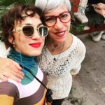 Mayra Hermosillo Instagram - Disculparán ustedes, pero venir al festival con la familia y los amigos hace una experiencia diferente. Gracias @alemarquezabella por unirnos y presentarnos para lo que queda de vida. EL NORTE SOBRE EL VACÍO en el FESTIVAL INTERNACIONAL DE MORELIA. ¡GRACIAS! Y gracias @_fensi por tu belleza y tus colores en esta bella ropa. 🫀