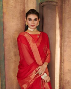 Meenal Sahu Instagram - Timeless classic ❤️

#saree #loveforever #grace #elegance #blackeyes #shootmode #model #catalogue #ethnicwear #sareeshoot #explore #beautiful #love #meenalsahu