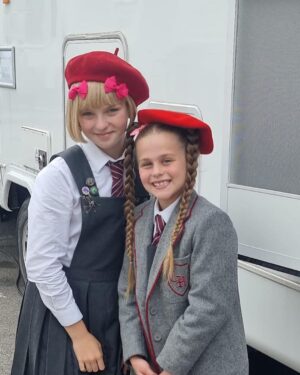 Meesha Garbett Instagram - Behind the scenes of #matildamusicalmovie part 1 🤍 there’s more coming so keep a look out on this pageee #behindthescenes @winterjarrettglasspool #bts #matildamovie #matilda #redberetgirl #hortensia