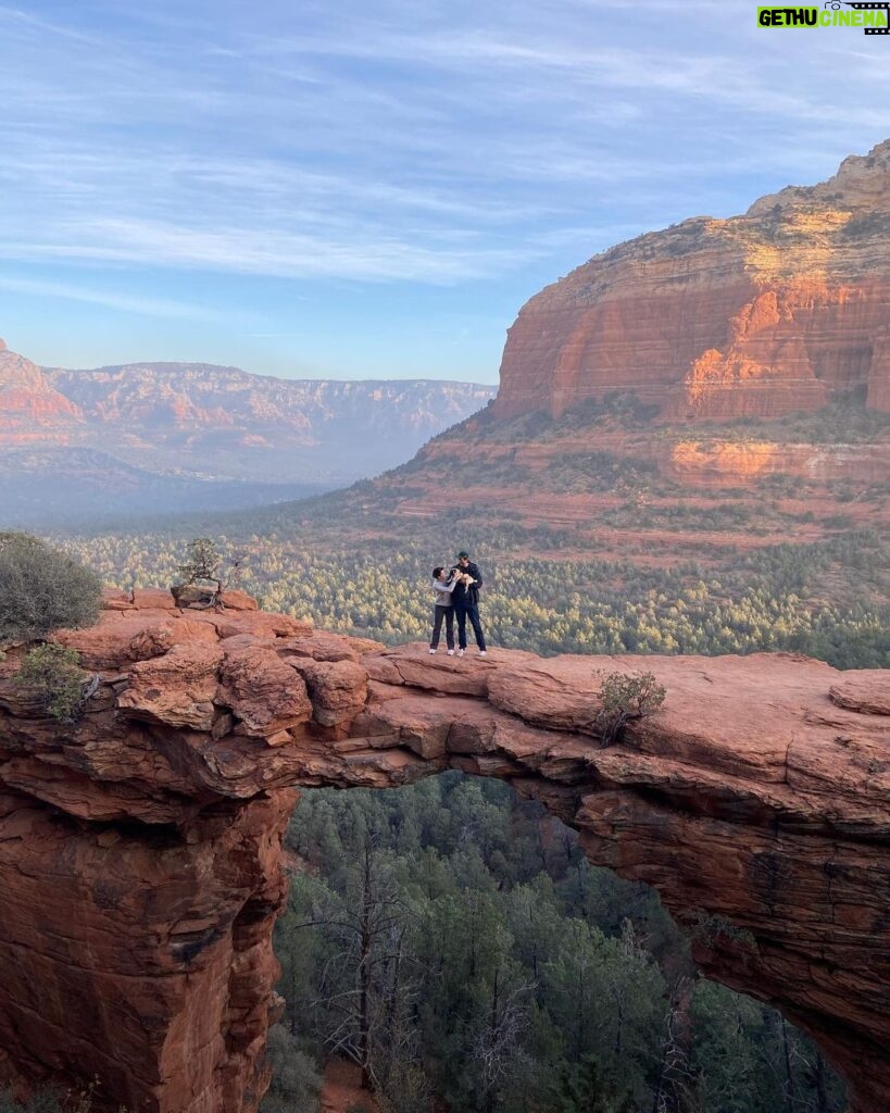 Megan Ganz Instagram - Gorgeous views in every direction and I just wanna stare at their faces. 🥰 Devil's Bridge, Sedona, AZ