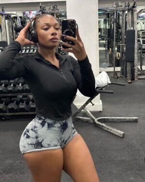 Megan Thee Stallion Instagram - 💪🏽📸