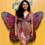 Megha Thomas Instagram - Illusion ✨ #illusion #delhi #travelgram #mandalas #prints #colorful #colors #happy #hooman #yellow Museum of Illusions New Delhi