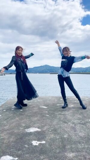 Megu Sakuragawa Instagram - #ado さんの#唱 を踊ってみました！#ゾンビダンス 難しかったです！
一緒に事務所の後輩#倉知玲鳳 ちゃんが踊ってくれました！
#櫻川めぐ #s姉妹 #踊ってみた