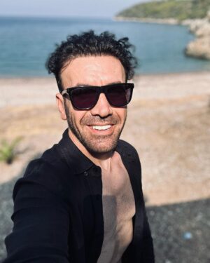 Mehmet Yılmaz Ak Instagram - Middle of nowhere🏖️