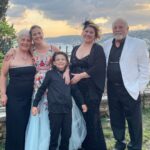 Melis Babadağ Instagram - Ben ve Benim gerçek hayattaki Güzel Ailem ♥️ Canım @aylinyilmazhautecouture ciğimin ince tasarımıyla🌺🙏🏻