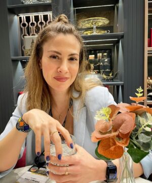 Melis Babadağ Instagram - ARTAnkara Contemporary Art Fair ‘den @melisbabadag.painted ☀️

@doartgaleri 
@artankara