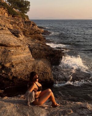Melis Tüzüngüç Instagram - meet me halfway✨