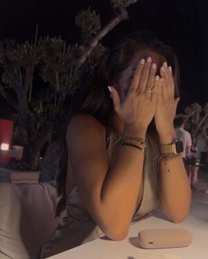 Melis Tüzüngüç Instagram - şurdan bi çeşme günlükleri again🍸🌞🐍👡✨