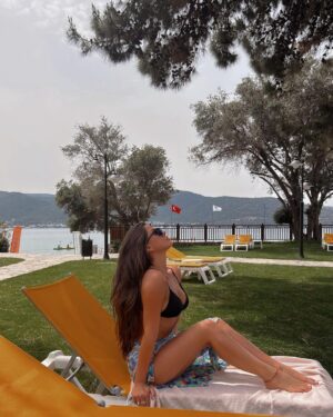 Melis Tüzüngüç Instagram - uğraşamam