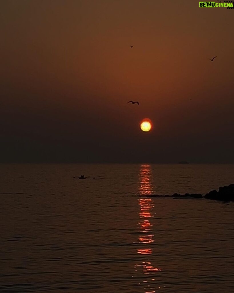 Melis Tüzüngüç Instagram - çok foto var ya genel olarak