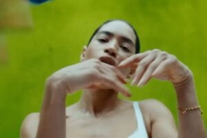 Mette Instagram - One of our favorite music videos of the year, featuring a mixed media match cut technique and a brilliant use of archival footage. From Director Camille Summers-Valli and Editor Vid Price.

Archival footage pulled from Shutterstock, Kino Library, Bob Mizer Foundation, TRETierney, Youtube, Pexel, iStock, and PhotoMagic Minnesota 🔥🔥

Director - @camille.summersvalli Prod Co - @artpractice.studio
EP - @division.global @lovesongfilms @shotinmars 
EP - @jamesguy9
Producer - @daisyrylance

DOP - @maximilianpittner
Edit Co - @trimediting
Editor - @vidprice
Edit Producer - @tatyanaalexandra_

Artist - @mettenarrative
Management - Something In Common / @caronveazey
Senior Commish - @kat_catt @sonymusic @sonymusicuk
CD - Joy Elton - @rcarecords  Colorist - @nickecantarelli
Post-Prod - @millchannel
EP - @meliacl Post Producer - @chloeensor
Asst - @elliegeorgi0u_
Lead Artist - @pollygwinnett

Stylist - @alexandracronan @studioand 
Asst - @comanagementagency
Make Up Artist - @beccawordingham
Asst - @tamsinballingall_makeup @amarichantalmua
Bodypaint Asst - @solenne.hair.makeup
Hair Stylist - @melissarouillehair
Asst - @christophepujol
Seamstress - @meghnitaous

Choreographer - @calvitjr
Asst - @sarabiv
Dancers - @malboneige @jackenzy @dypa_.s
Mime - @hugohamlet

Credits continued below.