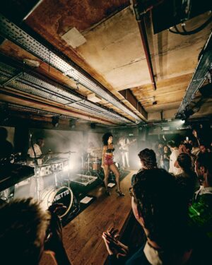 Mette Instagram - LONDON. 1st Show EVER. SOLD OUT. LOVE U x