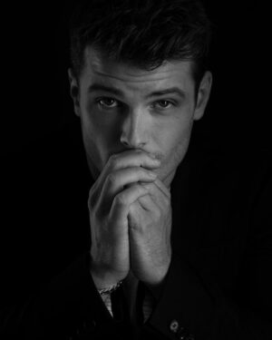 Michael Mealor Instagram - “Cold hands, warm heart.” Thank you for using your talent on me @manfredbaumann and @nellybaumann!