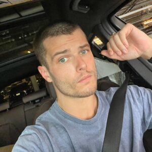 Michael Mealor Instagram - 🐝