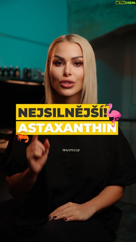 Michaela Marková Instagram - 👑Král antioxidantů ASTAXANTHIN. 🦩Karotenoid z hlubin 🌊oceánu, který má neskutečné benefity pro naše tělo. Od pleti, přes 🛡️imunitu až po oči a mozek🧠 V účinné dávce vo nájdeš například jako součást našeho BE(YOU)TY #GYMIO . . . . #czechfitness #astaxanthin #nehty #vlasy #pokozka #peceoplet #skincare #krasa #peceotelo #osobnirozvoj #zdravyzivotnistyl #mozek #dnescvicim #fitko #cviceni #czechgirl #czechwoman #slovakgirl #fitnesscz #slovakwoman #vitaminy #zdravyzivotnistyl