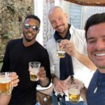 Michel Bastos Instagram - Que sábado meus amigos !! @belutti @renatogriffo @nossa.maria.alemao tmj! 🍻😜👏🏾