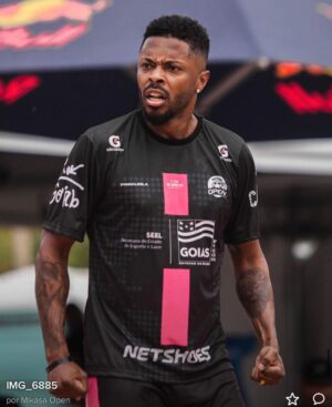 Michel Bastos Instagram - Mais um @mikasaopen fenomenal !! Parabéns pelo lindo evento👏🏾👏🏾. Agradecer ao meu parceiro @rafaelschmitz, obrigado irmão pela parceria. Essa dupla deu liga kkkkk feraaaa. #futevolei @hotpark @rioquenteresorts