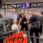 Mikhail Kukota Instagram - Когда к твоему клиенту подошёл другой тренер💪🏻 😁😁😁😁😁😁😁😁😁 Ради юмора и смеха 😁 Без обид и без проблем 😁 #словопацана #тренер #зал #тренировки