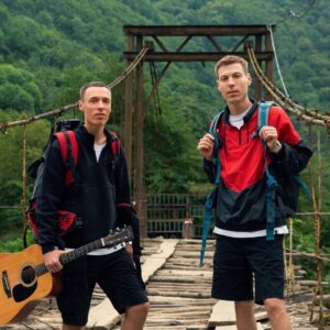 Mikhail Zasidkevich Instagram - Юность дана, чтобы петь песни Dabro под гитару, знакомиться, влюбляться и вечно находить возможность путешествовать!