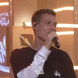Mikhail Zasidkevich Instagram - «И там не принято что-то делить» - звучит в песне «Мне не страшно». Хочу, чтобы меньше делили и больше делились, отдавали, поддерживали!

Посмотрите наше выступление на YouTube-канале Авторадио, там мы выступили с целым концертом.