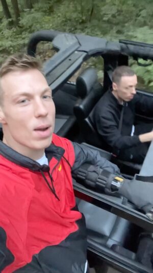 Mikhail Zasidkevich Instagram - Очень важная для нас песня, в которую вложено много мыслей. И конечно энергия. Сегодня в 00:00 услышите «Мне не страшно».