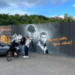 Mikhail Zasidkevich Instagram – В мае наша фан-туса #ВыездЗаDabro нарисовала первое граффити и это повлекло за собой появление новых работ.
Теперь в Чебоксарах появился такой рисунок. Масштабный и красивый! Спасибо художнику и всем, кого трогают наши песни и вдохновляют! Для нас это многое значит.