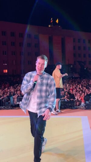 Mikhail Zasidkevich Instagram - Ставрополь, сегодня 15 000 человек пели в унисон каждую песню!🔥
И то, как вы качали под «Надо повторить» говорит лишь о том, что скоро нужно увидеться снова! Договорились?