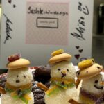 Milan Zimnýkoval Instagram - Nečakaná ale za to vydarená sobota! 🤩 Sašku pozvali Miňo & Natacha na kurz vianočneho pečenia 💥 @miroslavmacula & @natacha_pacal_patisserie ♥️♥️ Kniha je dokonalá! Mamkine - @original_antonia - linecké cesto je hrubšie 😜 a šišky sú dokonalé. Začnite piecť teraz (v detstve) 😎😘😇 #pecieceleslovensko #bakeoffslovakia