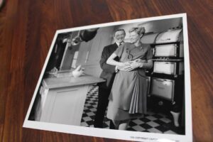 Mimi Kennedy Instagram - Happy Thanksgiving! Scene from my Homefront inspired kitchen and scenes from the Thanksgiving Episode. 🦃🥧💃
