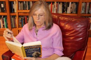 Mimi Kennedy Instagram - What are you reading this weekend? 📖

📖Tangible copy?
👂Audio book?

☕️ 🫖 🥃 
Coffee, Tea or something stronger?

💬 Comment an emoji with your preference. 🧐
 

#️⃣#️⃣#️⃣

#bookstagram #bookrecommendations #books #booknerd #bookcommunity #bookworms #erikherikson #childhoodandsociety #kurtvonnegut #pitythereader #buildingacharacter #actor #actorslife #stanislavskimethod #stanislavski #characteractor #characteractress #mylifeinart #takentothestage 
#booksandtea #booksandbooze
#booksandcoffee
#autobiography #authorsofinstagram #writersofinstagram #writerscommunity #novelwriting #allthebooks #audiobook