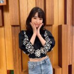 Mio Yuki Instagram - 先日撮影の帰りにマネージャーさんに撮っていただいた私服☺︎ 衣裳部さんにインナー何が正解ですかねと相談させていただいて凄くお勉強になりました✨ 花、穴空いてるからね🏵️ #hm