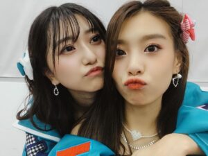 Miori Ohkubo Instagram - P’Kaew💕　@kaew.bnk48official 
ทุกคนรู้ไหม? เปิดstageใหม่แต่ก็ยังอยู่ข้างๆกันตอนMCค่ะ😂
Did you noticed ? Although a new theater stage has started, we are next to each other in the MC part 😂
みなさん気がつきましたか？新公演始まっても私たちMCのパートで隣同士なんですよ😂
#BNK48 #MioriBNK48 #大久保美織 #kaewbnk48