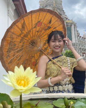 Miori Ohkubo Instagram - เดือนที่แล้ว….
ไปถ่ายตอนเพื่อนคนญี่ปุ่นมาเที่ยว🙌
Last month…
I went to take picture with my Japanese friend who returned to Thailand as a trip🙌
先月…
タイに旅行で帰ってきた日本人の友人と写真撮りに行きました🙌
#BNK48 #MioriBNK48 #大久保美織 #Miichan #วัดอรุณราชวรารามราชวรมหาวิหาร #watarun #ワットアルン